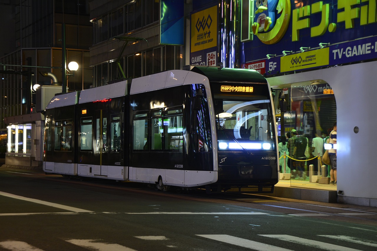 日本公交車與電影，流動影像文化交織的軌跡