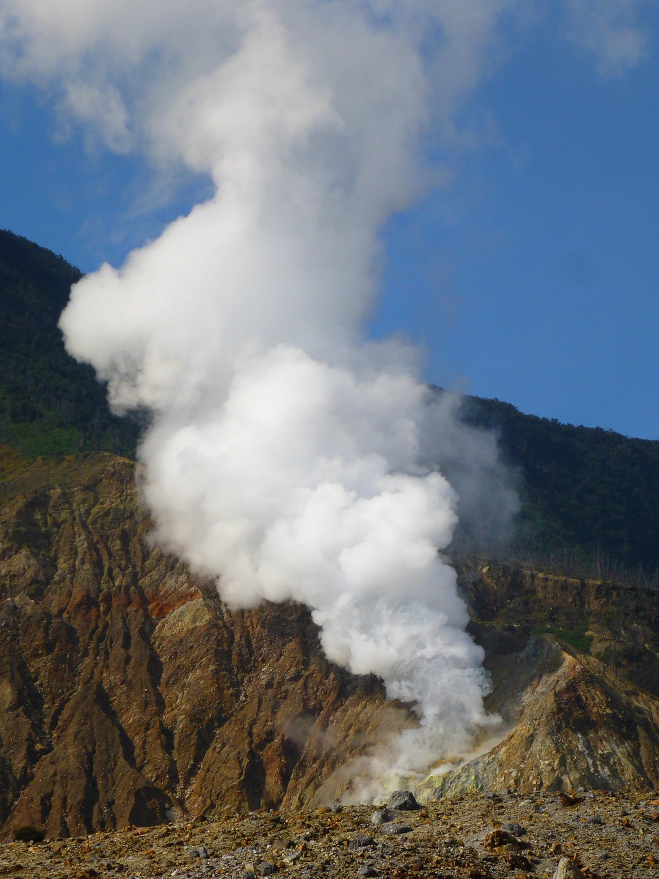 印尼火山爆發(fā)最新動態(tài)，影響及應(yīng)對策略揭秘